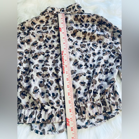 NWT SAGE Sz XS Taupe, Brown,& Black Leopard Print Women’s cropped Blouse - Picture 9 of 11